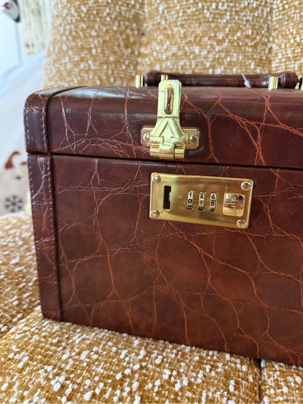 Vintage Dillard’s Crocodile Leather Jewelry Case - Picture 2 of 7